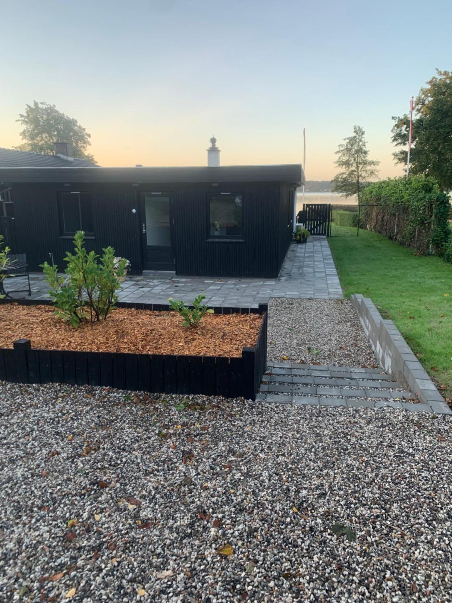 Huset Ved Soen Taet Pa Herning Og Mch Og Boxen 90 M2 Sunds Exterior photo
